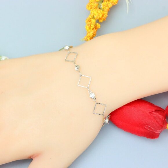 "Elegant & Trendy Bracelet, A Perfect Gift for Women, Thoughtful, EVCH1857 - Picture 2 of 10